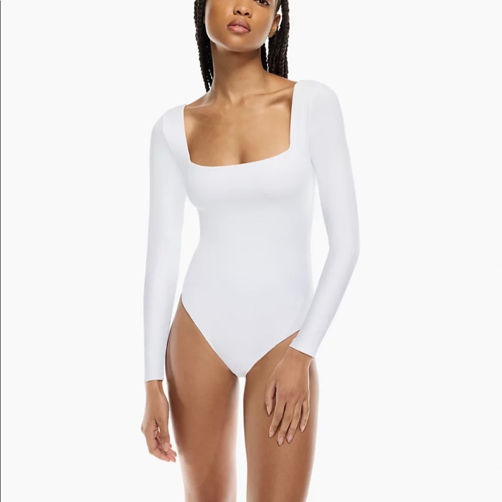 Babaton Aritzia White Square Neck Contour long sleeve Bodysuit